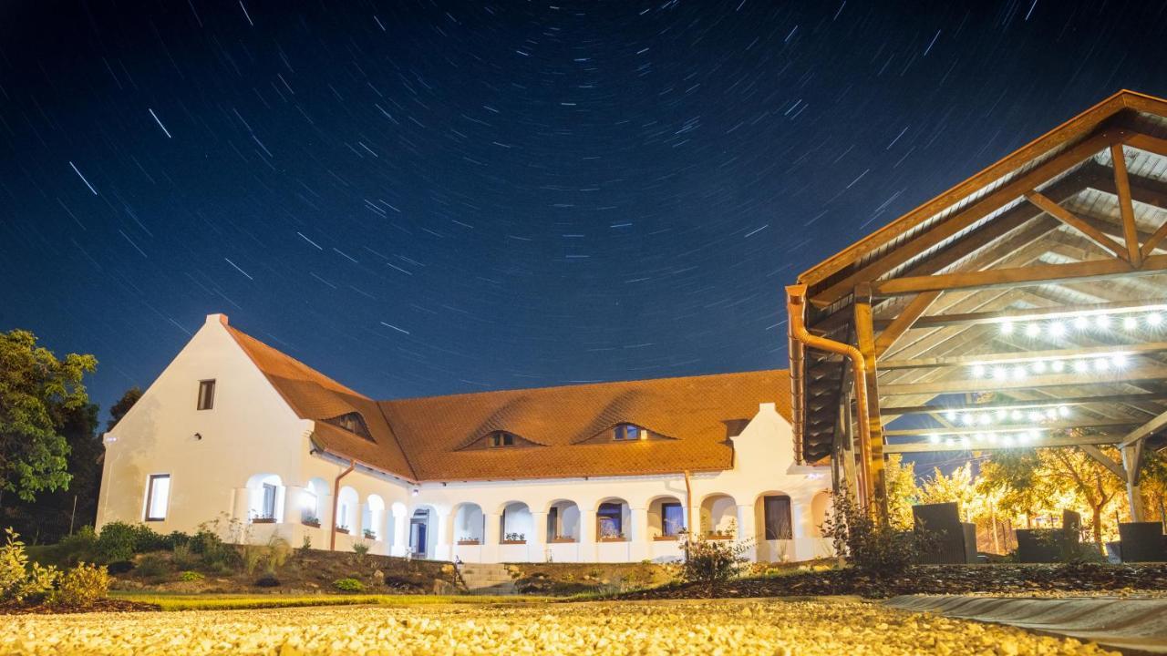 Vitorlás Vendégház Revfulop Exterior foto