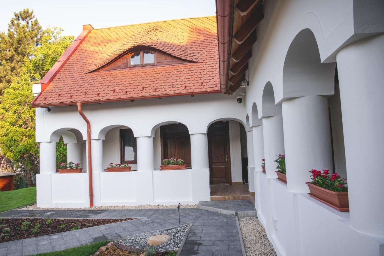 Vitorlás Vendégház Revfulop Exterior foto